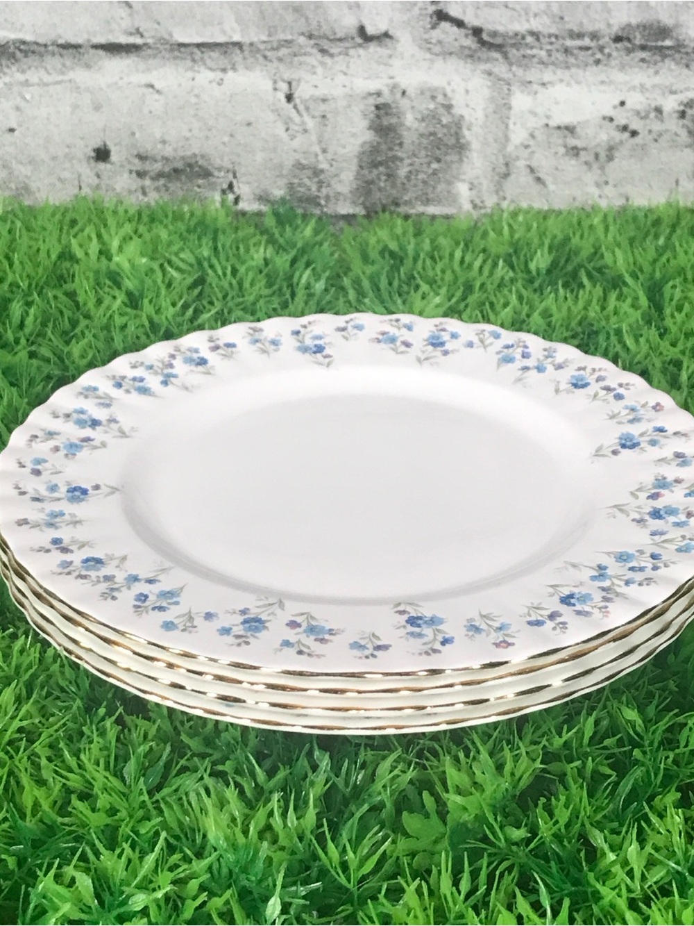 Royal Albert‘Memory Lane’ Bone China Salad Plates. (Set 4)